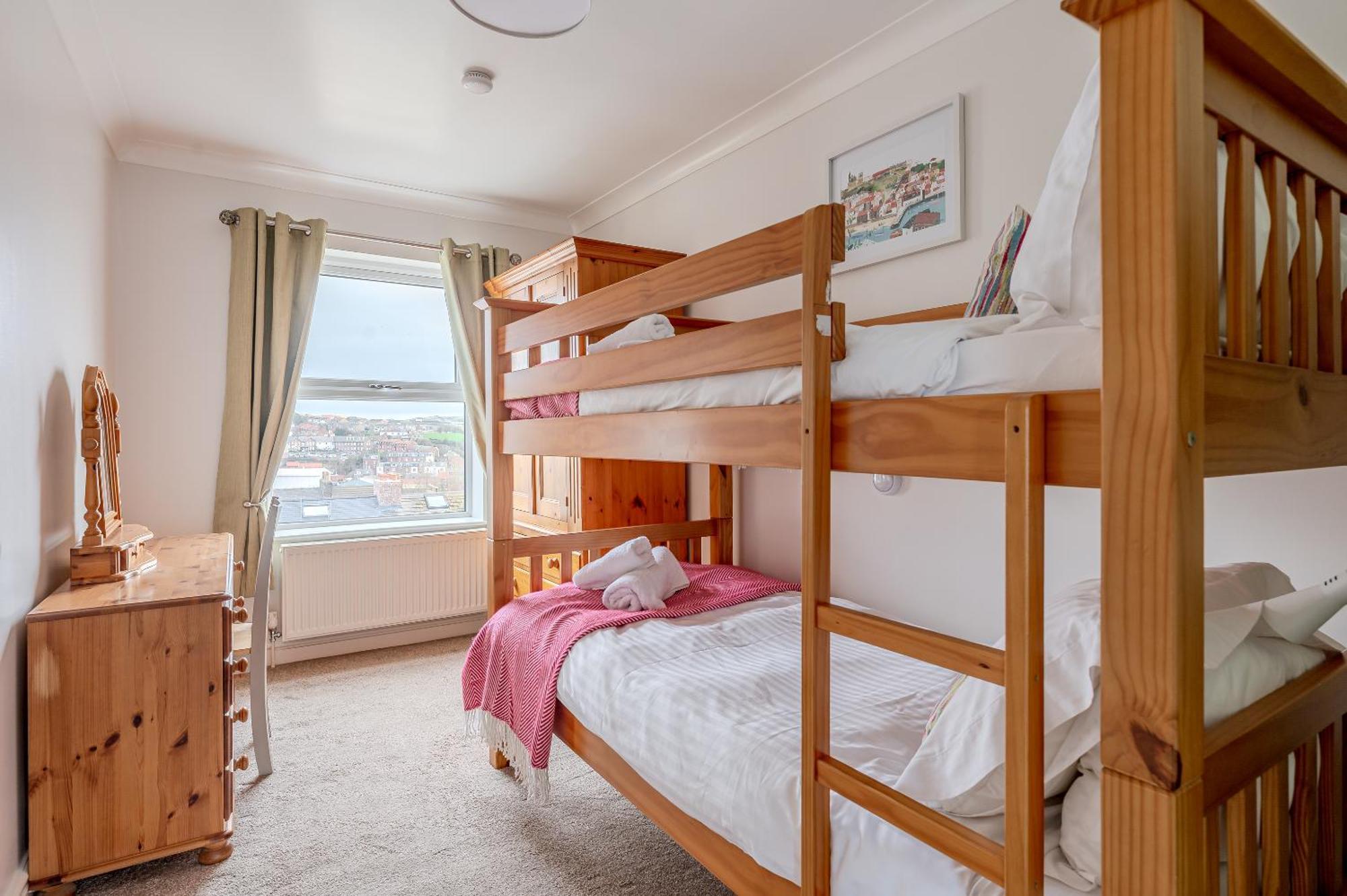 Rosemill - Large Pet Friendly Home With Off Road Parking Уитби Екстериор снимка